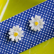 Hazy Daisy Wee Earrings