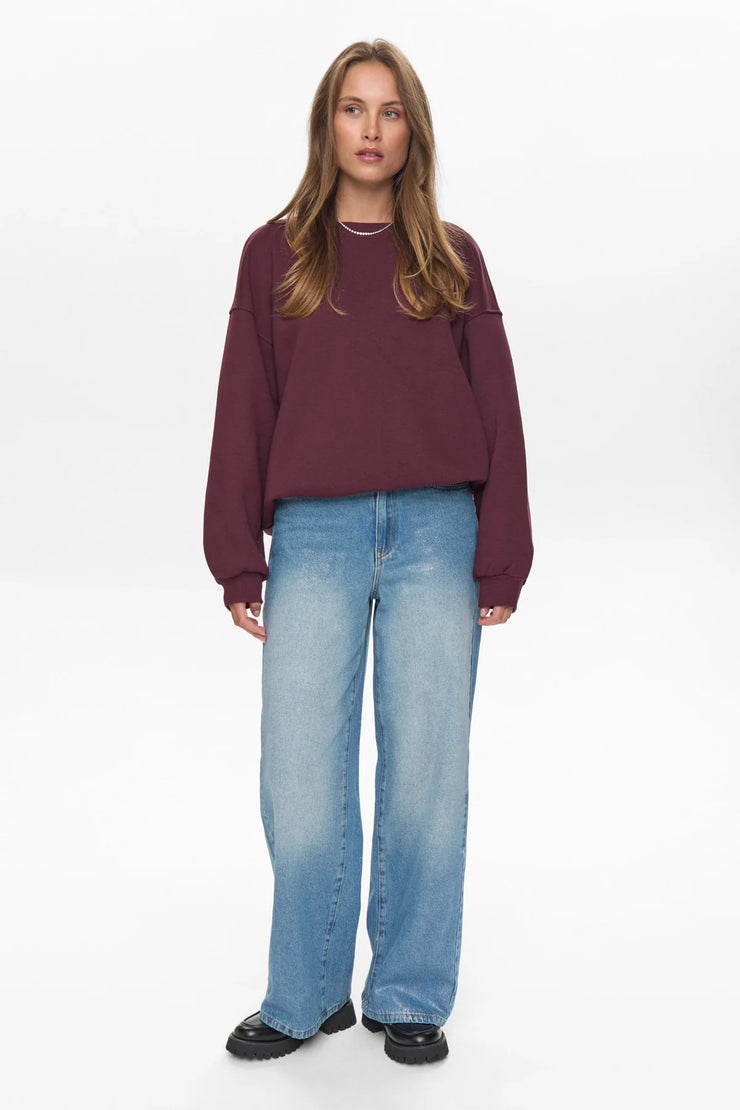 Numph Nubissa Oversized Sweatshirt - Winetasting