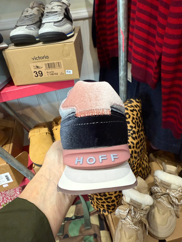 Hoff City Sapphire Trainer