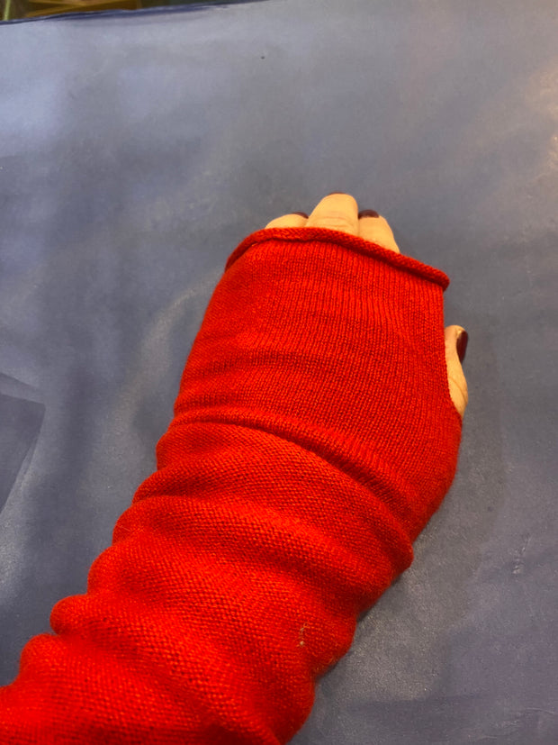 Moray Wark Cashmere Wrist Warmers - Red