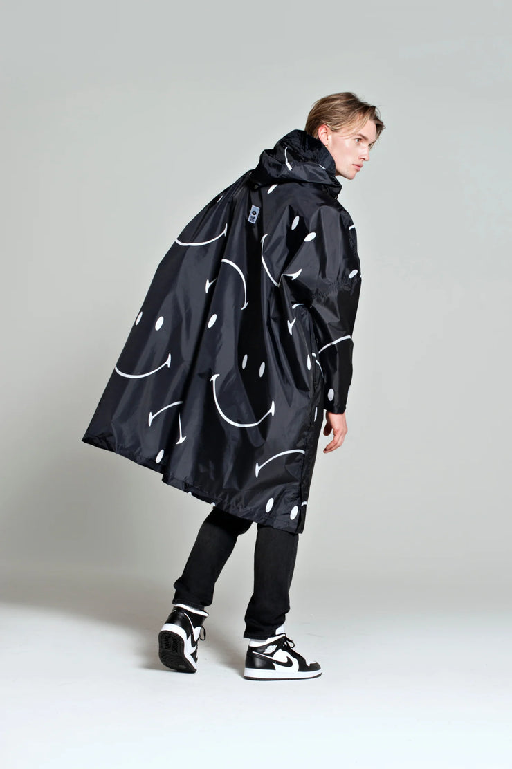 Rainkiss Unisex Recycled Rain Poncho - Classic Smile x Smiley