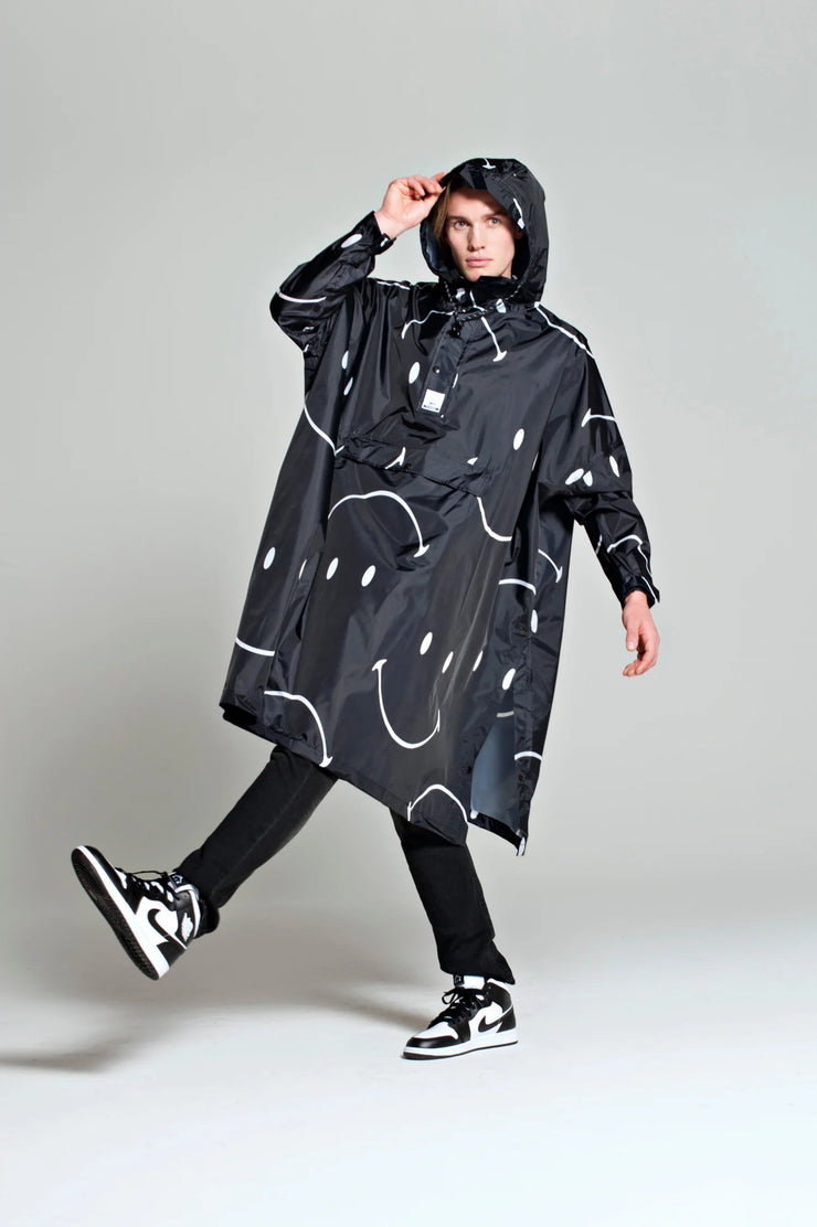 Rainkiss Unisex Recycled Rain Poncho - Classic Smile x Smiley