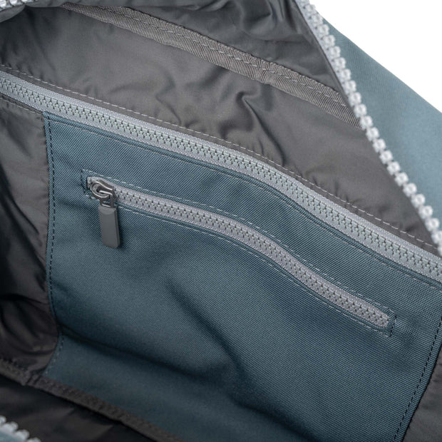 Roka Gatwick Holdall Small - Airforce Blue