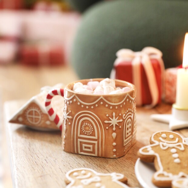 Gingerbread House Mug with Lid