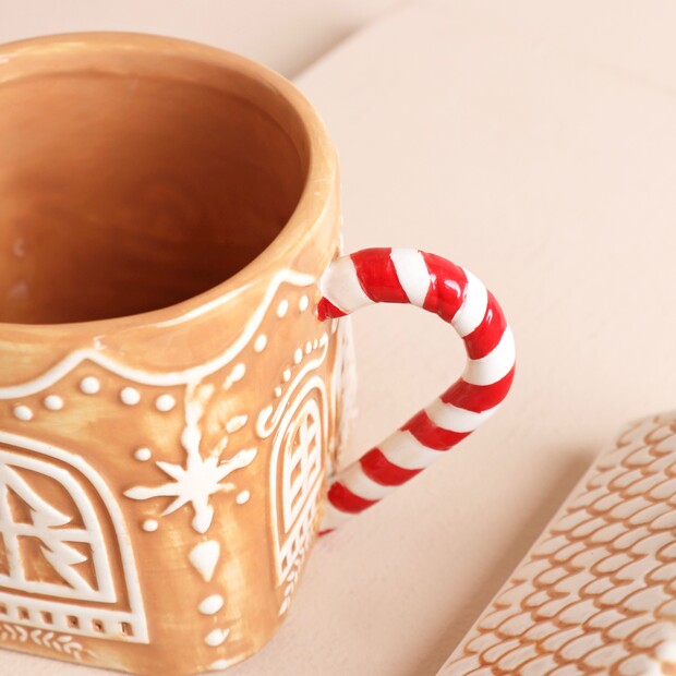 Gingerbread House Mug with Lid