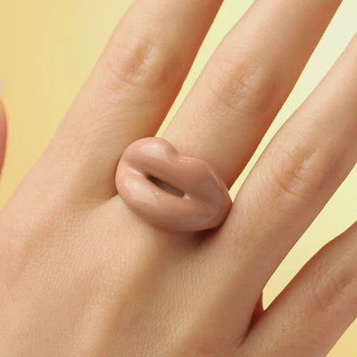 Nude HOTLIPS Ring by Solange
